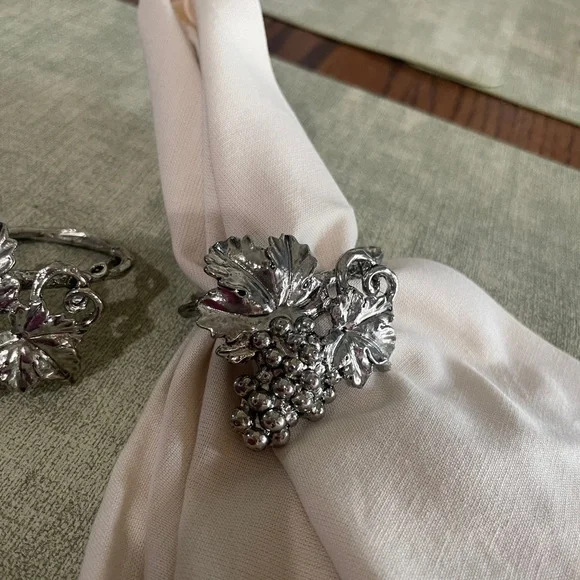Vintage Grape Vine Arthur Court Napkin Rings Set Of 4 - Picture 2 of 5